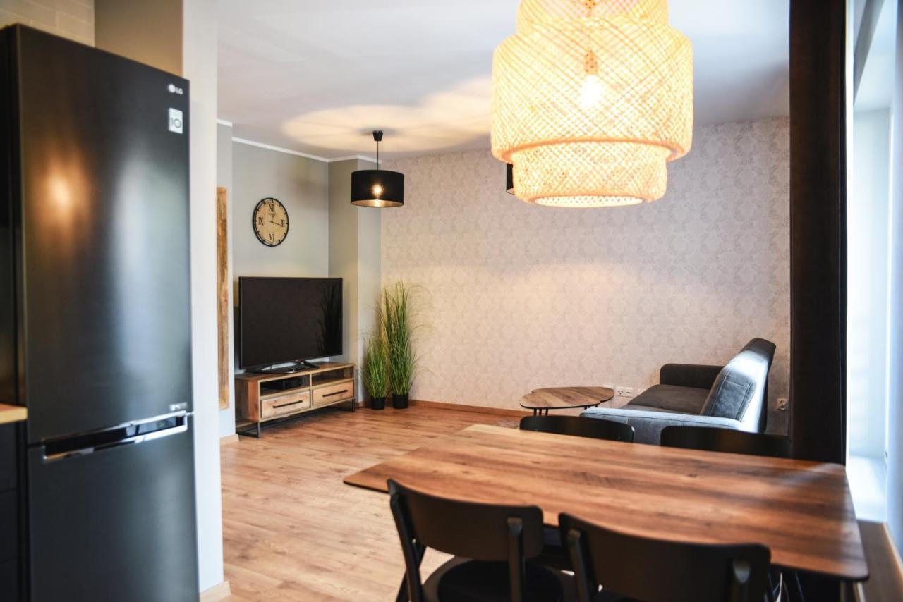 Flat 10 In The Old Town, 2 Bedrooms, Underground Parking Apartment *